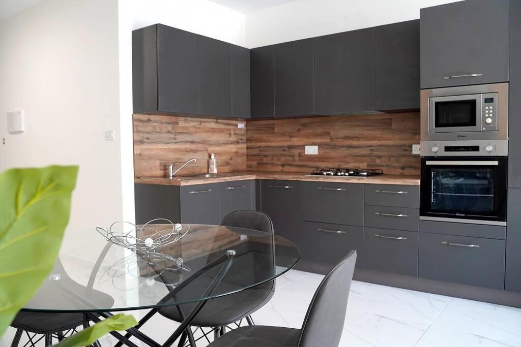 Luxurious Apartment Next To The Sea Gzira Dış mekan fotoğraf