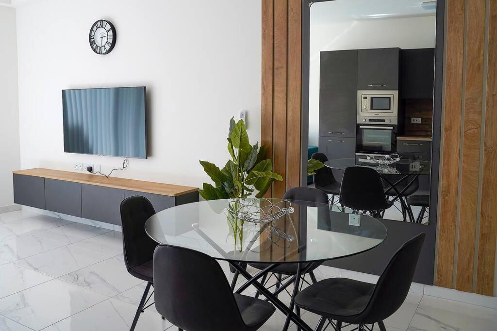 Luxurious Apartment Next To The Sea Gzira Dış mekan fotoğraf